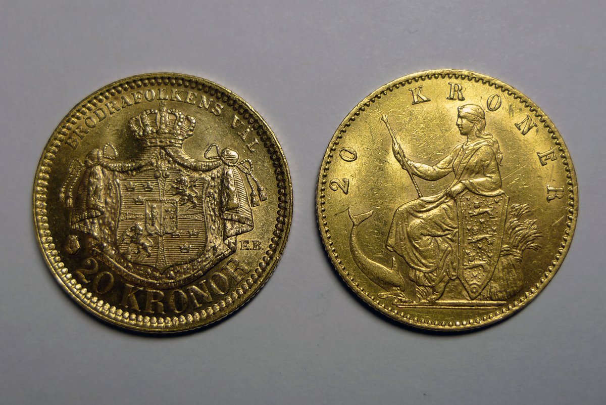 Sweden — Gold 20 Kronor of Oscar II (1873–1902) coin photo